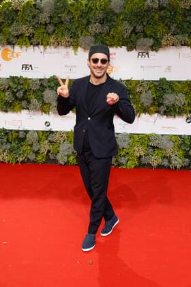 German Film Award 2021 Fahri Yardim on the red carpet at the Lola German Film Award 2021 ceremony at the Palais am Funkturm in Messe Berlin Copyright: xEventpressxGolejewskix