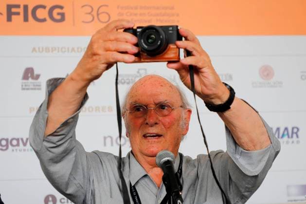 Spanish film director Carlos Saura participates in a press conference at the International Film Festival in Guadalajara, Jalisco state, Mexico, 04 October 2021. Saura was against that films can be seen through a cell phone, a practice that he described as an insult to the cinema, during his visit to the International Film Festival in Guadalajara (western Mexico) . EFE Francisco Guasco Spanish Carlos Saura says that watching movies from the cell phone is an insult !ACHTUNG: NUR REDAKTIONELLE NUTZUNG!  Copyright: xFranciscoxGuascox MEX3152 20211004-c944bf09eb0b4fc86944d1b0e6dcfc992d2acbb3