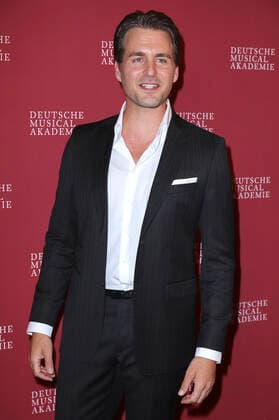 Alexander Klawsat the award ceremony of the German Musical Theatre Prize 2020 21 at Schmidts Tivoli Hamburg, 04 10 2021 Foto:xgbrcix xFuturexImage