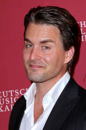 Alexander Klawsat the award ceremony of the German Musical Theatre Prize 2020 21 at Schmidts Tivoli Hamburg, 04 10 2021 Foto:xgbrcix xFuturexImage