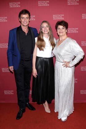 Felix Martin, Tessa Aust and Gayle Tufts at the German Musical Theatre Awards 2020 21 at Schmidts Tivoli Hamburg, 04 10 2021 Foto:xH.xHartmannx xFuturexImage