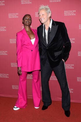 Waris Dirie and Uwe Fahrenkrog Petersen at the award ceremony of the German Musical Theatre Prize 2020 21 at Schmidts Tivoli Hamburg, 04 10 2021 Foto:xH.xHartmannx xFuturexImage