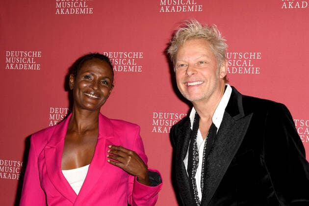 Waris Dirie and Uwe Fahrenkrog Petersen arriving at the German Musical Theatre Award ceremony on 4 10 2021 in Hamburg The German Musical Theatre Award 2021 in Hamburg