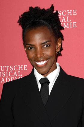 Naomi Simmonds arriving for the German Musical Theatre Award ceremony on 4 10 2021 in Hamburg The German Musical Theatre Award 2021 in Hamburg