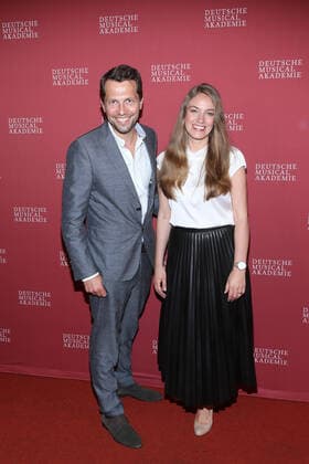Hamburg, Germany 04 October 2021 Hannes Vater and Tessa Aust at the award ceremony German Musical Theatre Prize 2020 21 during a festive gala in Hamburg at Schmidts Tivoli Schmidts Tivoli Hamburg Copyright: xFotostandx xMeyerx