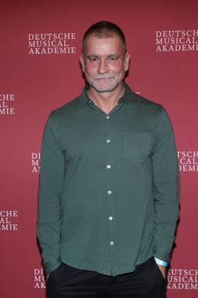 Hamburg, Germany 04 October 2021 Ulf Leo Sommer at the award ceremony German Musical Theatre Prize 2020 21 during a festive gala in Hamburg at Schmidts Tivoli Schmidts Tivoli Hamburg Copyright: xFotostandx xMeyerx