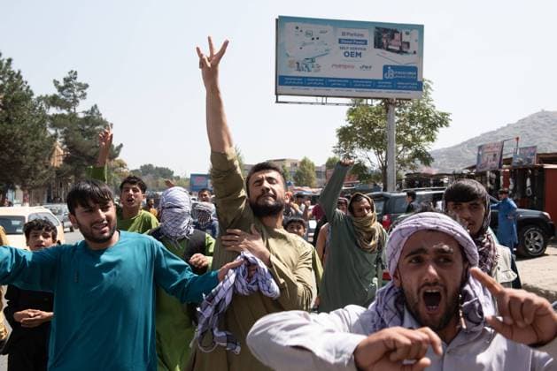 Frauen unter dem Taliban Regime in Afghanistan On September 7 in the streets of Kabul, men and women answered the call for a national uprising.  AdrienxVautierx xLexPictorium LePictorium_0253386