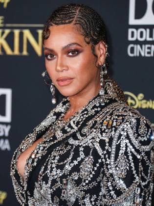 World Premiere Of Disney s The Lion King Singer Beyonce Knowles Carter wearing an outfit by Alexander McQueen and Lorraine Schwartz jewelry arrives at the World Premiere Of Disney s The Lion King held at the Dolby Theatre on July 9, 2019 in Hollywood, Los Angeles, California, United States. Hollywood California United States collin-worldpre190709_nprye  Copyright: xImagexPressxAgencyx