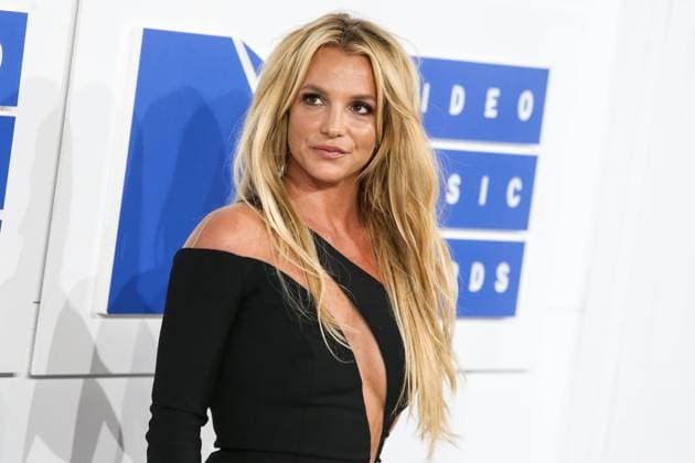 2016 MTV Video Music Awards - Arrivals Singer Britney Spears wearing a Julien MacDonald dress, H Stern jewels, and Christian Louboutin shoes arrives at the 2016 MTV Video Music Awards held at Madison Square Garden on August 28, 2016 in Manhattan, New York City, New York, United States. New York City New York United States collin-2016mtvv160828_npOn6  Copyright: xImagexPressxAgencyx