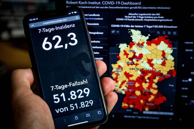 Coronavirus in Germany Covid 19 Dashboard of the Robert Koch Institute 06 10 2021 Robert Koch Institute 7 days Incidence 62.3 7 days Number of cases 51 829 COVID 19 cases 4 271 734 Addition of 11 547 compared to the previous day COVID 19 deaths 93 959 Addition of 76 compared to the previous day