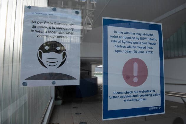 NSW CORONAVIRUS COVID19, Signage is place on the doors at the Ian Thorpe Aquatic Centre, which will reopen to double vaccinated people on Monday October 11th, in Sydney, Friday, October 8, 2021. NSW is just days from enjoying new freedoms and Premier Dominic Perrottet says some parts of the roadmap will be expedited, including changes to mask rules. ( NO ARCHIVING, EDITORIAL USE ONLY, NO USE IN BOOKS WITHOUT CONSENT SYDNEY NSW AUSTRALIA  Copyright: xBIANCAxDExMARCHIx 20211008001584083853