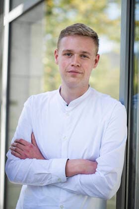 Jakob Blankenburg Jakob Blankenburg on 08 10 2021 in the Otto Wels House, Bundestag, Berlin Tagesspiegel interview with reporter Joana Nietfeld on entering the Bundestag as a young man just 24 years old Copyright: xNASSIMxRADx