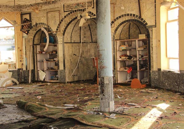 Bilder des Jahres 2021, News 10 Oktober News Themen der Woche KW40 News Bilder des Tages (211008) -- KUNDUZ, Oct. 8, 2021 -- Photo taken on Oct. 8, 2021 shows the site of an explosion at a mosque in Kunduz city, northern Afghanistan. At least 18 worshipers were killed and over 50 others wounded when a bomb attack hit a mosque during Friday prayers in Kunduz city, captial of Afghanistan s northern Kunduz province, a provincial source confirmed on Friday. (Photo by Xinhua) AFGHANISTAN-KUDNUZ-EXPLOSION-MOSQUE AjmalxKakar 
