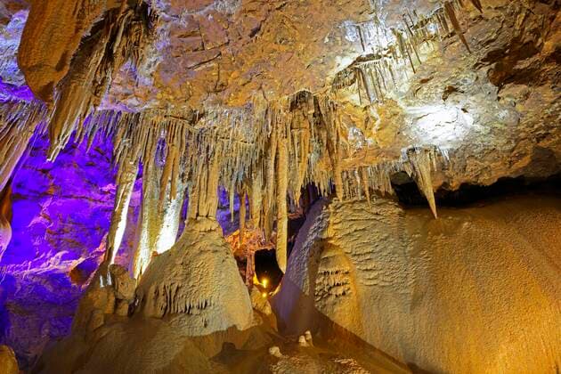 Stalagmites and stalactites, Grotte de Baume Obscure, Département Alpes Maritimes, Provence Alpes Côte d Azur, France, Europe Copyright: imageBROKER IngoxSchulz iblisb07153489.jpg