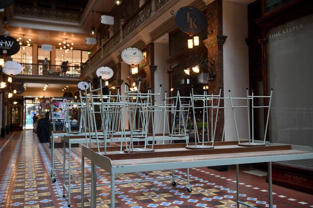 NSW CORONAVIRUS COVID19, Empty cafe seating areas are seen at the Strand Arcade in Sydney, Saturday, October 9, 2021. NSW is set to surpass another COVID-19 vaccination milestone, all but guaranteeing the state becomes one of the most vaccinated jurisdictions on the planet. ( NO ARCHIVING, EDITORIAL USE ONLY, NO USE IN BOOKS WITHOUT CONSENT SYDNEY NSW AUSTRALIA  Copyright: xDANxHIMBRECHTSx 20211009001584350657