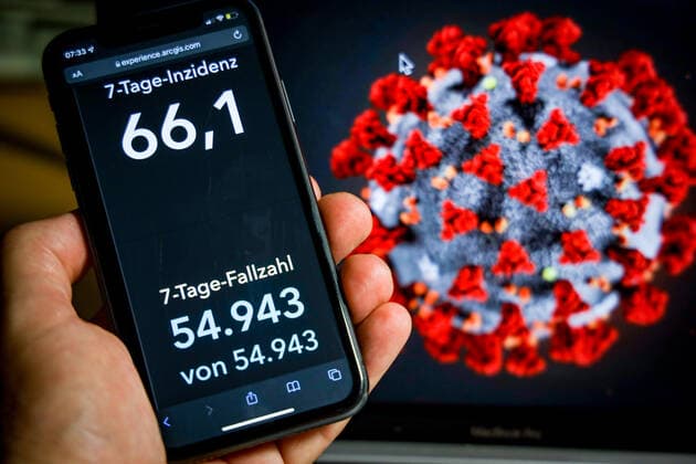 Coronavirus in Germany Covid 19 Dashboard of the Robert Koch Institute 10 10 2021 Robert Koch Institute 7 days Incidence 66.1 7 days Number of cases 54 943 COVID 19 cases 4 310 273 Addition of 7 612 compared to previous day COVID 19 deaths 94 202 Addition of 24 compared to previous day