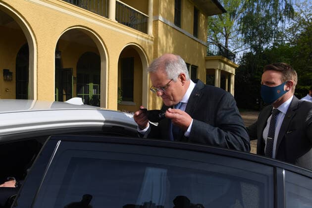 SCOTT MORRISON LEAVES QUARANTINE, Prime Minister Scott Morrison leaves The Lodge after 14 days quarantine in Canberra, Monday, October 11, 2021. ( NO ARCHIVING, EDITORIAL USE ONLY, NO USE IN BOOKS WITHOUT CONSENT CANBERRA ACT AUSTRALIA  Copyright: xMICKxTSIKASx 20211011001584923635