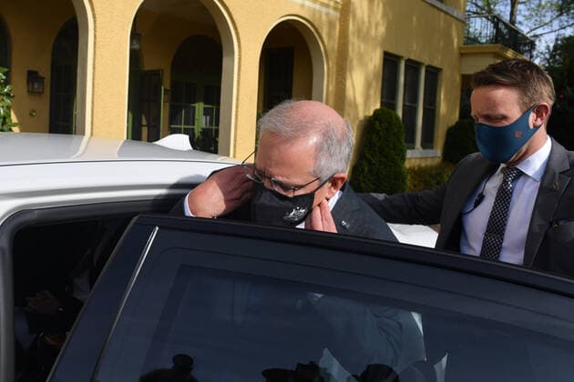 SCOTT MORRISON LEAVES QUARANTINE, Prime Minister Scott Morrison leaves The Lodge after 14 days quarantine in Canberra, Monday, October 11, 2021. ( NO ARCHIVING, EDITORIAL USE ONLY, NO USE IN BOOKS WITHOUT CONSENT CANBERRA ACT AUSTRALIA  Copyright: xMICKxTSIKASx 20211011001584923810