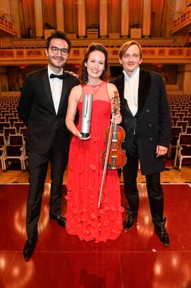Mario Häring, Ragnhild Hemsing and Benedict Kloeckner at the award ceremony of the Opus Klassik 2021 at the Konzerthaus am Gendarmenmarkt Berlin, 10 10 2021 Foto:xF.xKernx xFuturexImage