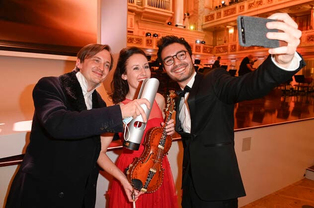 Mario Häring, Ragnhild Hemsing and Benedict Kloeckner at the award ceremony of the Opus Klassik 2021 at the Konzerthaus am Gendarmenmarkt Berlin, 10 10 2021 Foto:xF.xKernx xFuturexImage
