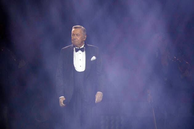 Roland Kaiser at a concert as part of his Alles oder Dich Tour at the Lanxess Arena Cologne, 10 10 2021 Foto:xC.xHardtx xFuturexImage