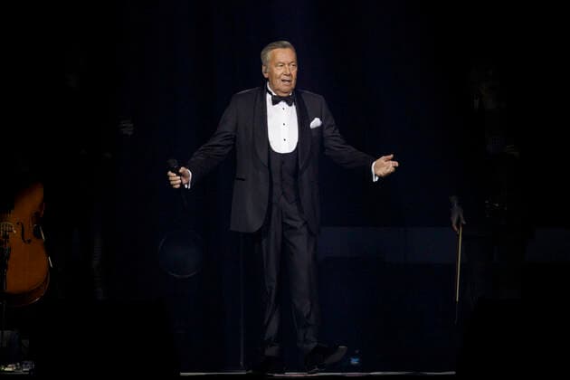 Roland Kaiser at a concert as part of his Alles oder Dich Tour at the Lanxess Arena Cologne, 10 10 2021 Foto:xC.xHardtx xFuturexImage