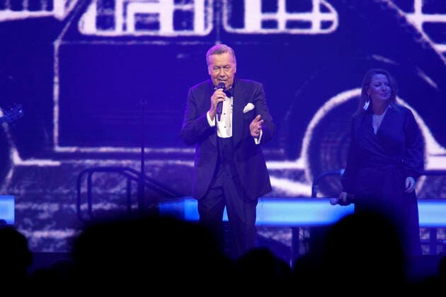 Roland Kaiser at a concert as part of his Alles oder Dich Tour at the Lanxess Arena Cologne, 10 10 2021 Foto:xC.xHardtx xFuturexImage