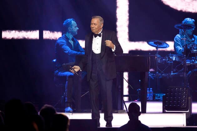 Roland Kaiser at a concert as part of his Alles oder Dich Tour at the Lanxess Arena Cologne, 10 10 2021 Foto:xC.xHardtx xFuturexImage