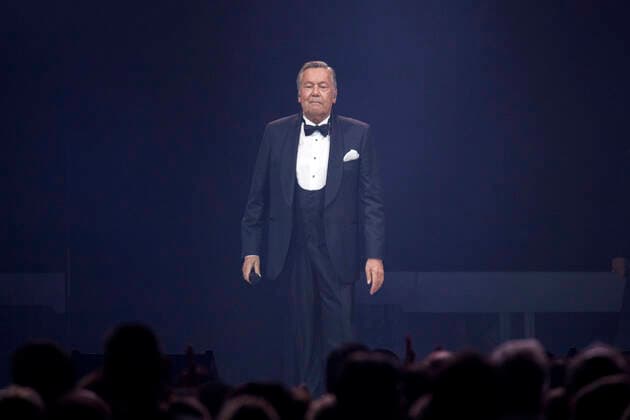 Roland Kaiser at a concert as part of his Alles oder Dich Tour at the Lanxess Arena Cologne, 10 10 2021 Foto:xC.xHardtx xFuturexImage