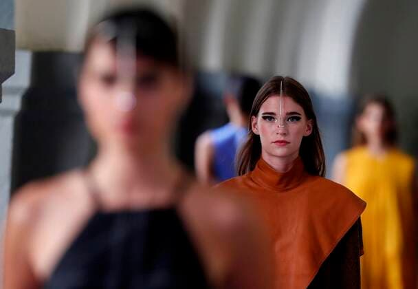 Models wear creations by Mexican designer Francisco Cancino, during the second day of the Mercedez Benz Fashion Week Mexico, in Mexico City, Mexico, 11 October 2021. Mercedes Benz Fashion Week Mexico !ACHTUNG: NUR REDAKTIONELLE NUTZUNG!  Copyright: xMarioxGuzmanx MEX3676 20211011-c424bbfa3e0daa80cb3d40d00880223f8abd106c