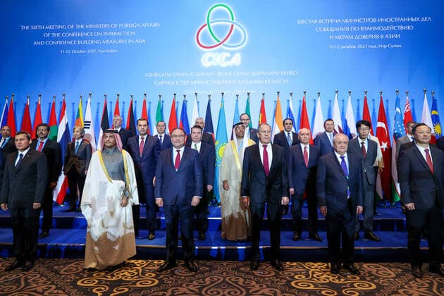 Bilder des Jahres 2021, News 10 Oktober News Themen der Woche KW41 News Bilder des Tages NUR-SULTAN, RUSSIA - OCTOBER 12, 2021: Russia s Foreign Minister Sergei Lavrov (3rd R front) poses for a photograph during the 6th meeting of the foreign ministers of the member-states of the Conference on Interaction and Confidence Building Measures in Asia (CICA). Russian Foreign Ministry TASS  TS113D1F