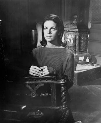 TWELVE O CLOCK HIGH, Claudine Longet, Underground, (Season 2, Episode 18, aired Jan 17, 1966), 1964-1967. ? 20th Century Fox courtesy Everett Collection Ref:TBDTWOC EC012 PUBLICATIONXNOTxINxCANxCHNxFRAxITAxJPNxNORxPOLxRUSxESPxUKxUSA Copyright: xx TBDTWOC EC012
