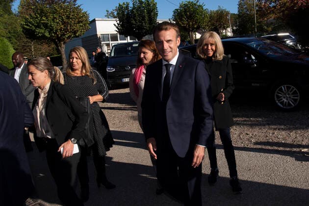 Emmanuel Macron - President de la Republique Francaise et sa femme Brigitte MAcron FOOTBALL : Match de Gala du Varietes Club de France - 14 10 2021 JBAutissier Panoramic 