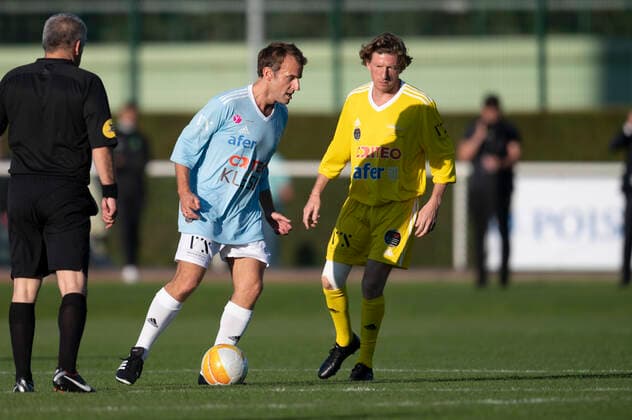 Emmanuel Macron - President de la Republique Francaise FOOTBALL : Match de Gala du Varietes Club de France - 14 10 2021 JBAutissier Panoramic 