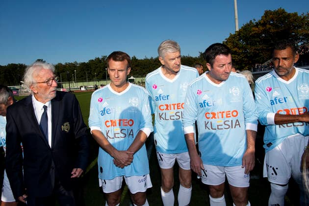 Emmanuel Macron - President de la Republique Francaise Jacques Vendroux - Manager General du Varites Club de France Arsene Wenger Karl Olive - Maire de Poissy et Sonny Anderson FOOTBALL : Match de Gala du Varietes Club de France - 14 10 2021 JBAutissier Panoramic 