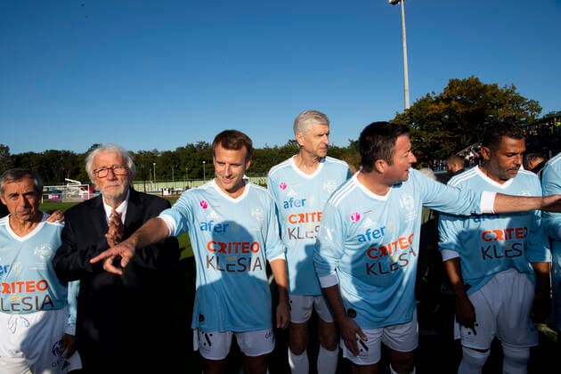 Emmanuel Macron - President de la Republique Francaise Jacques Vendroux - Manager General du Varites Club de France Arsene Wenger Karl Olive - Maire de Poissy et Sonny Anderson FOOTBALL : Match de Gala du Varietes Club de France - 14 10 2021 JBAutissier Panoramic 