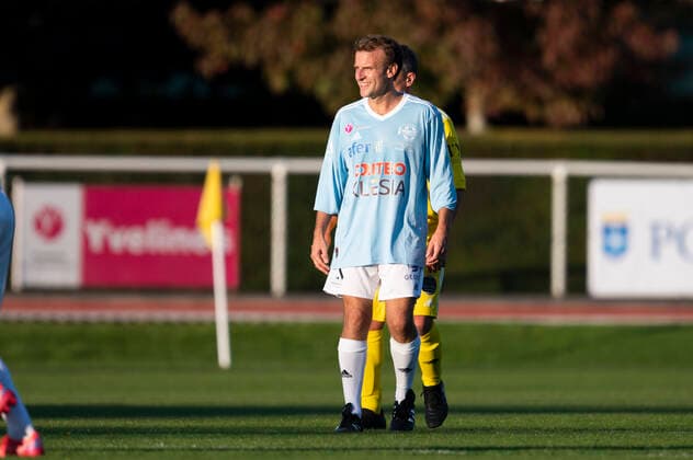 Emmanuel Macron - President de la Republique Francaise FOOTBALL : Match de Gala du Varietes Club de France - 14 10 2021 JBAutissier Panoramic 