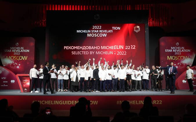MOSCOW, RUSSIA - OCTOBER 14, 2021: A ceremony takes place at the Zaryadye Concert Hall to award Michelin stars to Moscow restaurants and chefs as well as to introduce the first Michelin Guide to Moscow. Vyacheslav Prokofyev TASS  TS1143E9