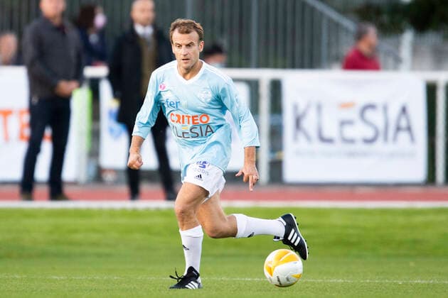 Emmanuel Macron - President de la Republique Francaise FOOTBALL : Match de Gala du Varietes Club de France - 14 10 2021 JBAutissier Panoramic 