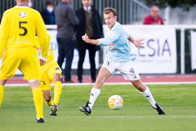 Emmanuel Macron - President de la Republique Francaise FOOTBALL : Match de Gala du Varietes Club de France - 14 10 2021 JBAutissier Panoramic 