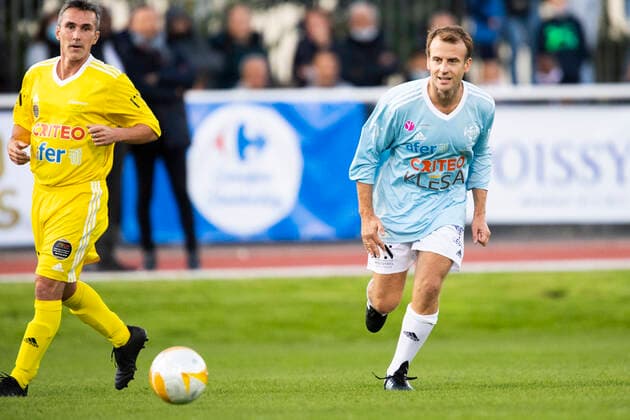 Emmanuel Macron - President de la Republique Francaise FOOTBALL : Match de Gala du Varietes Club de France - 14 10 2021 JBAutissier Panoramic 