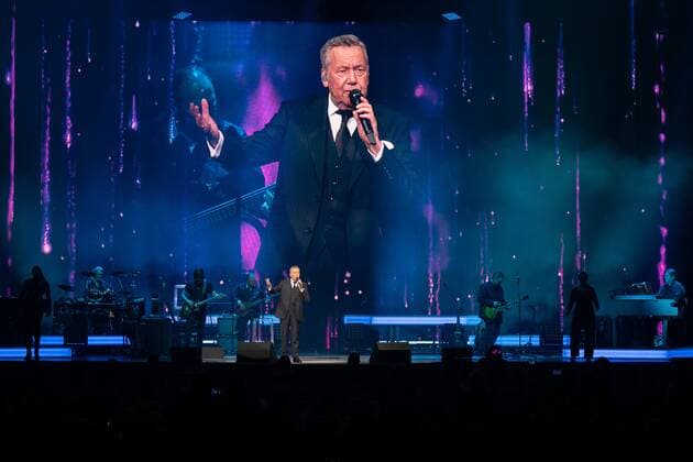 Roland Kaiser on tour for his Alles oder Dich album Roland Kaiser at his concert during his Alles oder Dich tour in Mannheim Mannheim SAP Arena Baden Württemberg
