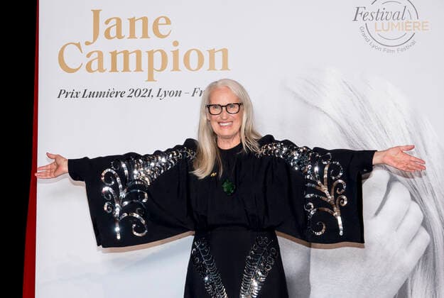 Jane Campion sur le photocall de la soirÃ e de remise du prix Lumiere dans le cadre du Festival Lumiere, le 15 octobre 2021 Ã Lyon, France. CELEBRITES : Soiree Prix Lumiere 2021 - Festival Lumiere - Lyon - 15 10 2021 SandrineThesillat Panoramic 