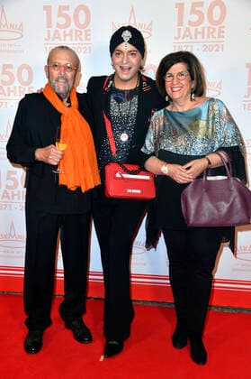 Leonhard R Müller, Julian F M Stoeckel and Judith Stückler at the presentation of the Askania Award 2021 and the 150 years Askania anniversary celebration at the Capital Club Berlin, 15 10 2021 Foto:xN.xKubelkax xFuturexImage