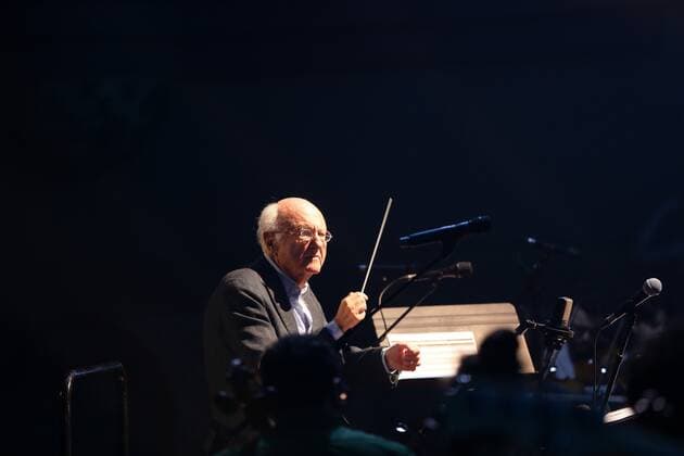 SEMI-EXCLUSIF: Repetition au grand rex de Vladimir Cosma CELEBRITIES: Vladimir Cosma au grand rex - Paris - 15 10 2021 JonathanRebboah Panoramic  PESRK24022012