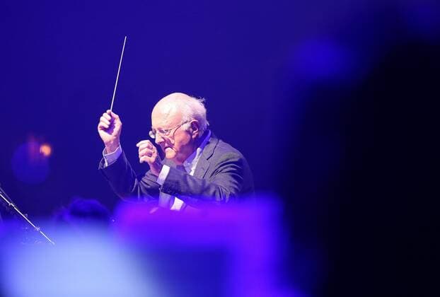 SEMI-EXCLUSIF: Repetition au grand rex de Vladimir Cosma CELEBRITIES: Vladimir Cosma au grand rex - Paris - 15 10 2021 JonathanRebboah Panoramic  PESRK24022012