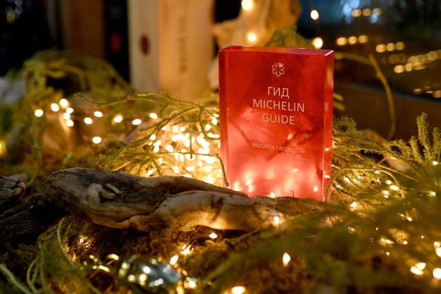 MOSCOW, RUSSIA - OCTOBER 16, 2021: A view of the trophy on display at the Grand Cru restaurant awarded a Michelin star. Maxim Grigoryev TASS  TS1145FC
