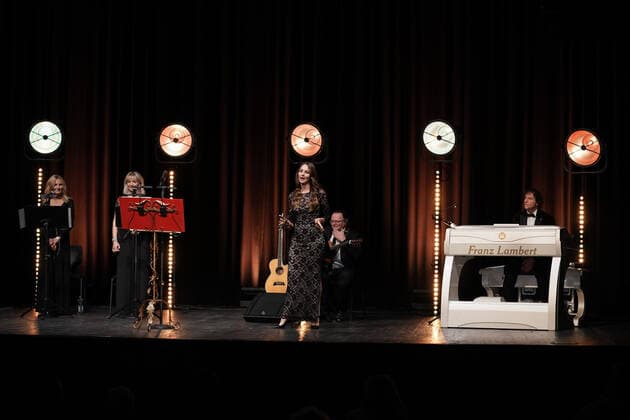 Heino goes Klassik Capitol Mannheim Nicole Mieth Franz Lambert Heino goes Klassik was now also a guest at the Capitol Mannheim Mannheim Capitol Baden Württemberg