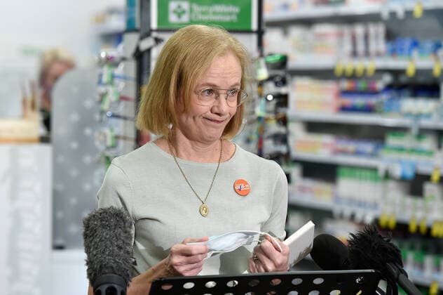 STEVEN MILES COVID19 PRESSER, Queensland Chief Health Officer Dr Jeannette Young speaks to the media during a press conference at the Terry White Chemart in Arana Hills, Brisbane, Sunday, October 17, 2021. ( NO ARCHIVING, EDITORIAL USE ONLY, NO USE IN BOOKS WITHOUT CONSENT BRISBANE QLD AUSTRALIA  Copyright: xALBERTxPEREZx 20211017001586717038