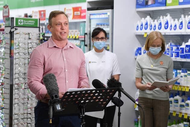 STEVEN MILES COVID19 PRESSER, Queensland Deputy Premier Steven Miles speaks to the media during a press conference at the Terry White Chemart in Arana Hills, Brisbane, Sunday, October 17, 2021. ( NO ARCHIVING, EDITORIAL USE ONLY, NO USE IN BOOKS WITHOUT CONSENT BRISBANE QLD AUSTRALIA  Copyright: xALBERTxPEREZx 20211017001586717664